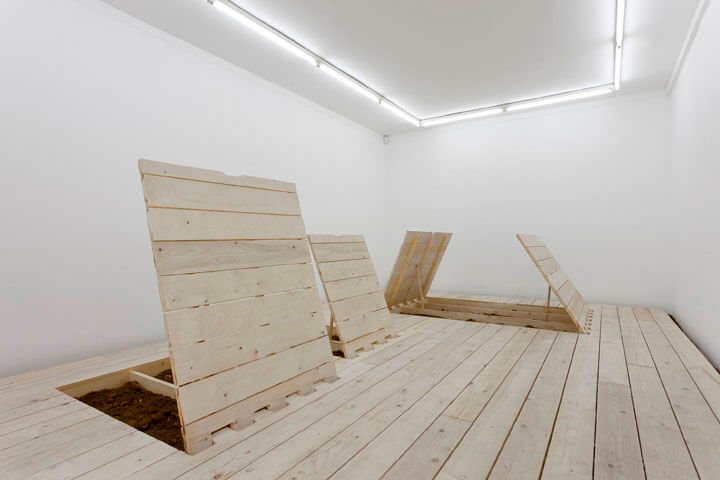 view-of-the-exhibition-the-buried-works_2012-4